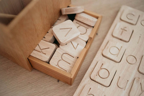 QTOYS - CVC Word Board